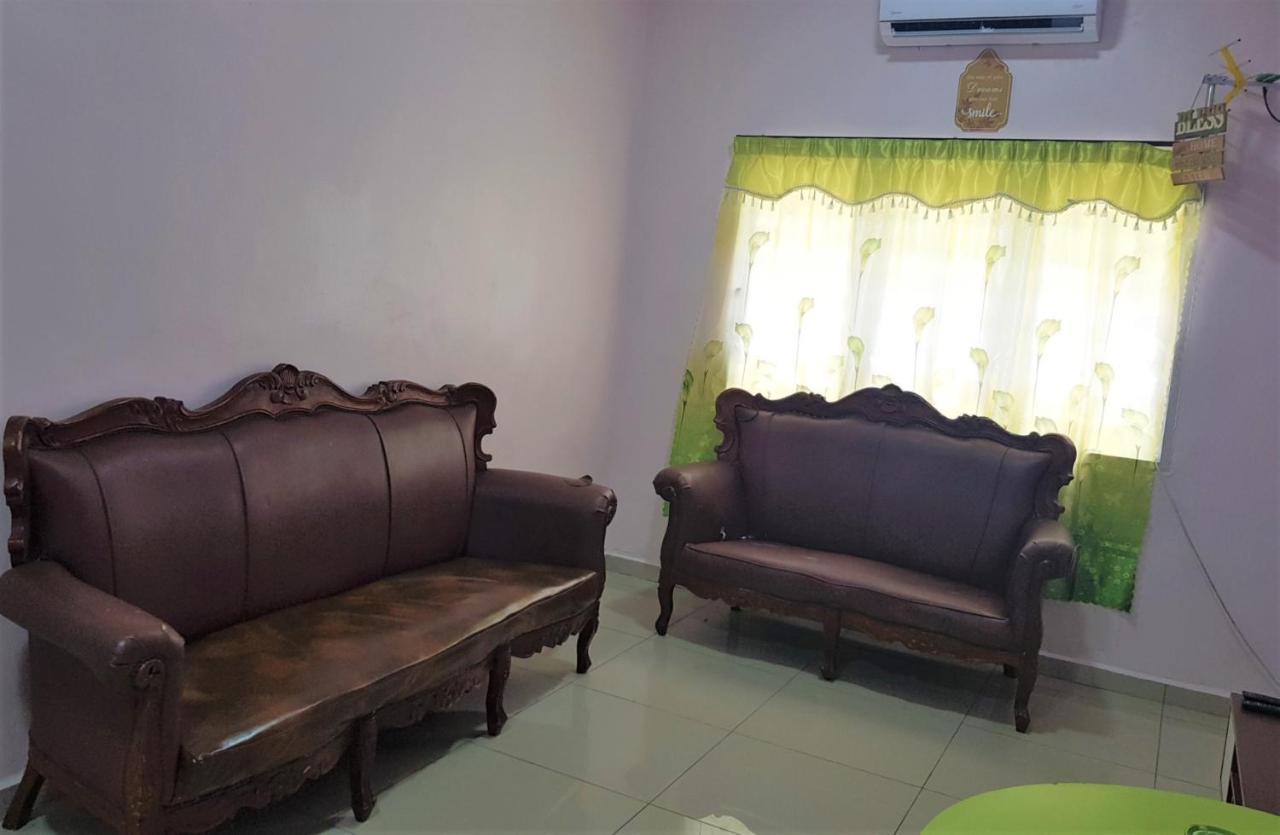 Oyo Home 90250 Sutera Wangi 3Bhk Apartment Ayer Keroh Buitenkant foto